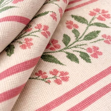 Handcrafted Decorative Cotton and Wool Handknotted Rug for Stylish Rooms